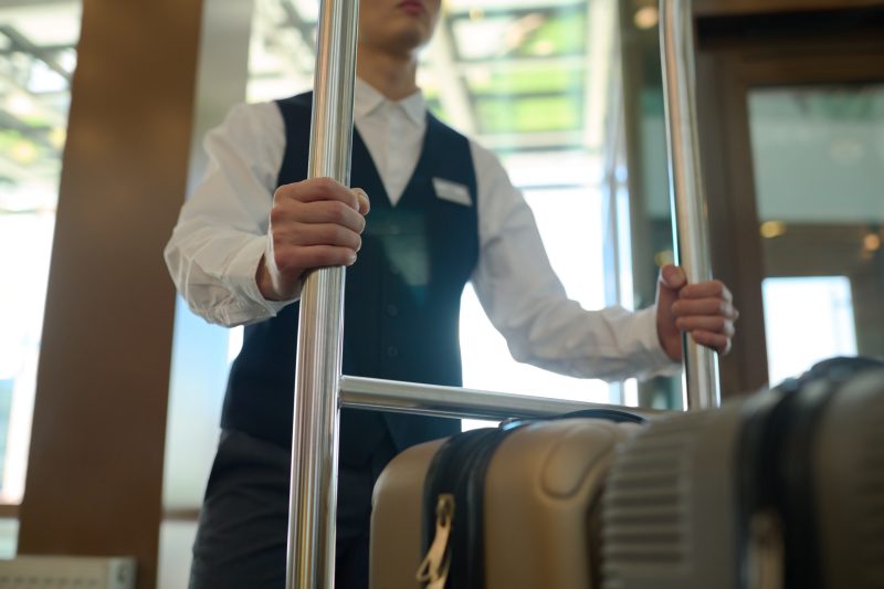 "Mastering Hotel Tipping Etiquette: Are You Doing It Wrong?"