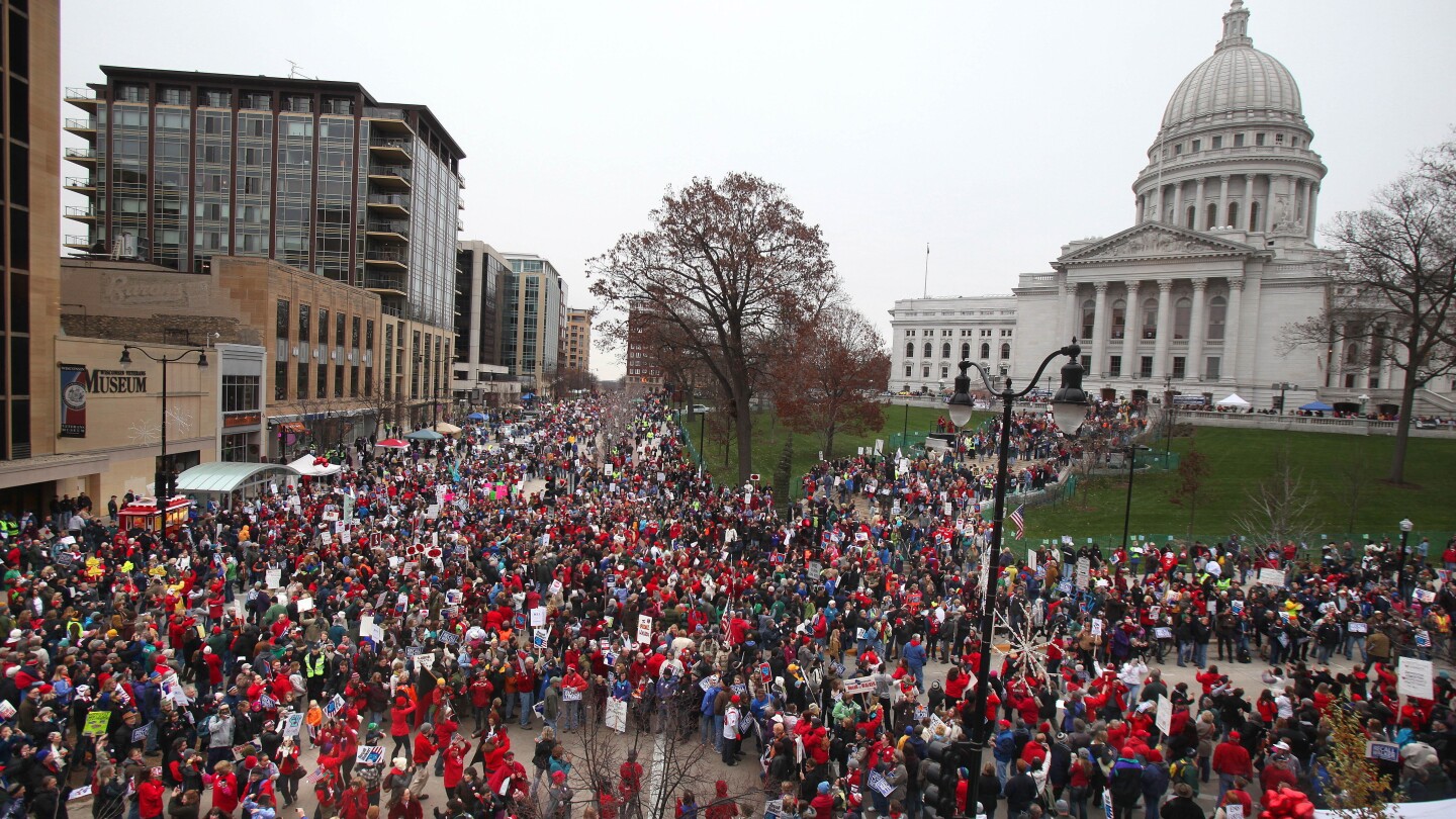 Featured image for Wisconsin Judge Overseeing Act 10 Lawsuit Signed Walker Recall Petition