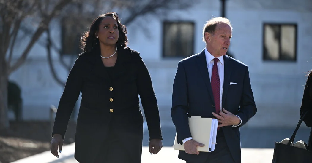 Court weighs limits on presidential removal power in Cook Fed case