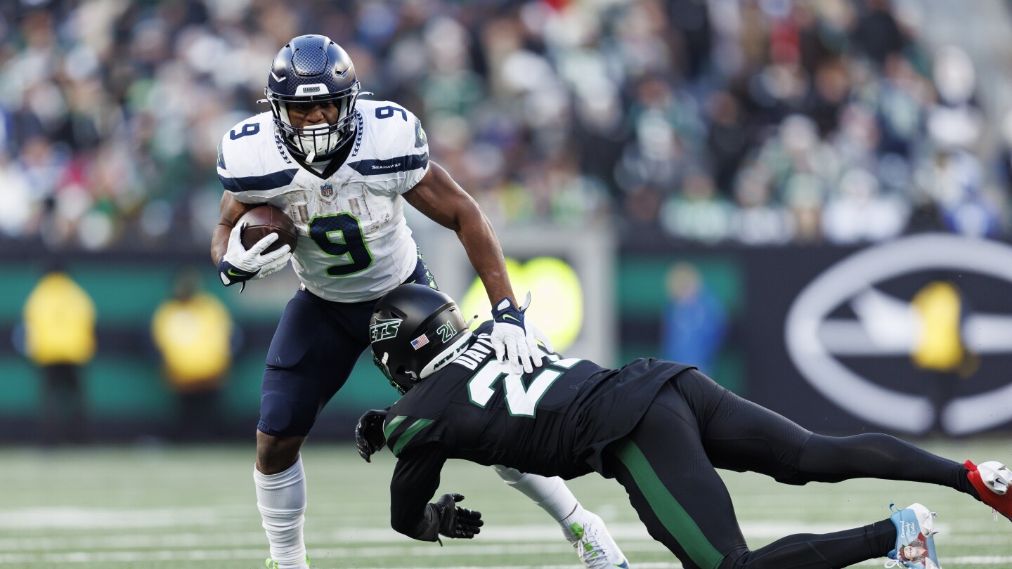 Featured image for Seahawks' Kenneth Walker Out for Week 14 Against Cardinals