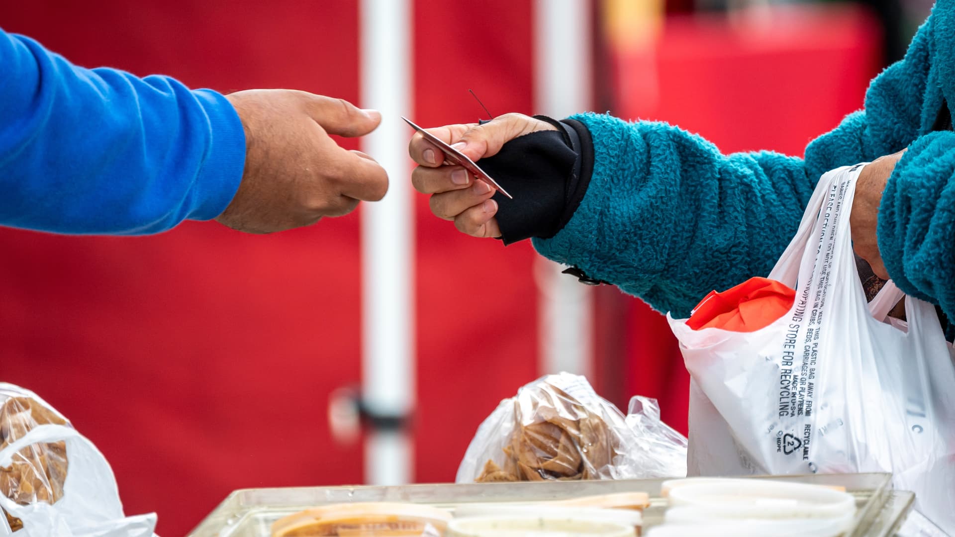 Featured image for Trump Proposes One-Year 10% Cap on Credit Card Interest Rates