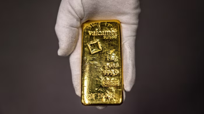 Featured image for US Gold Prices Surge Amid Tariff Uncertainty and Clarifications