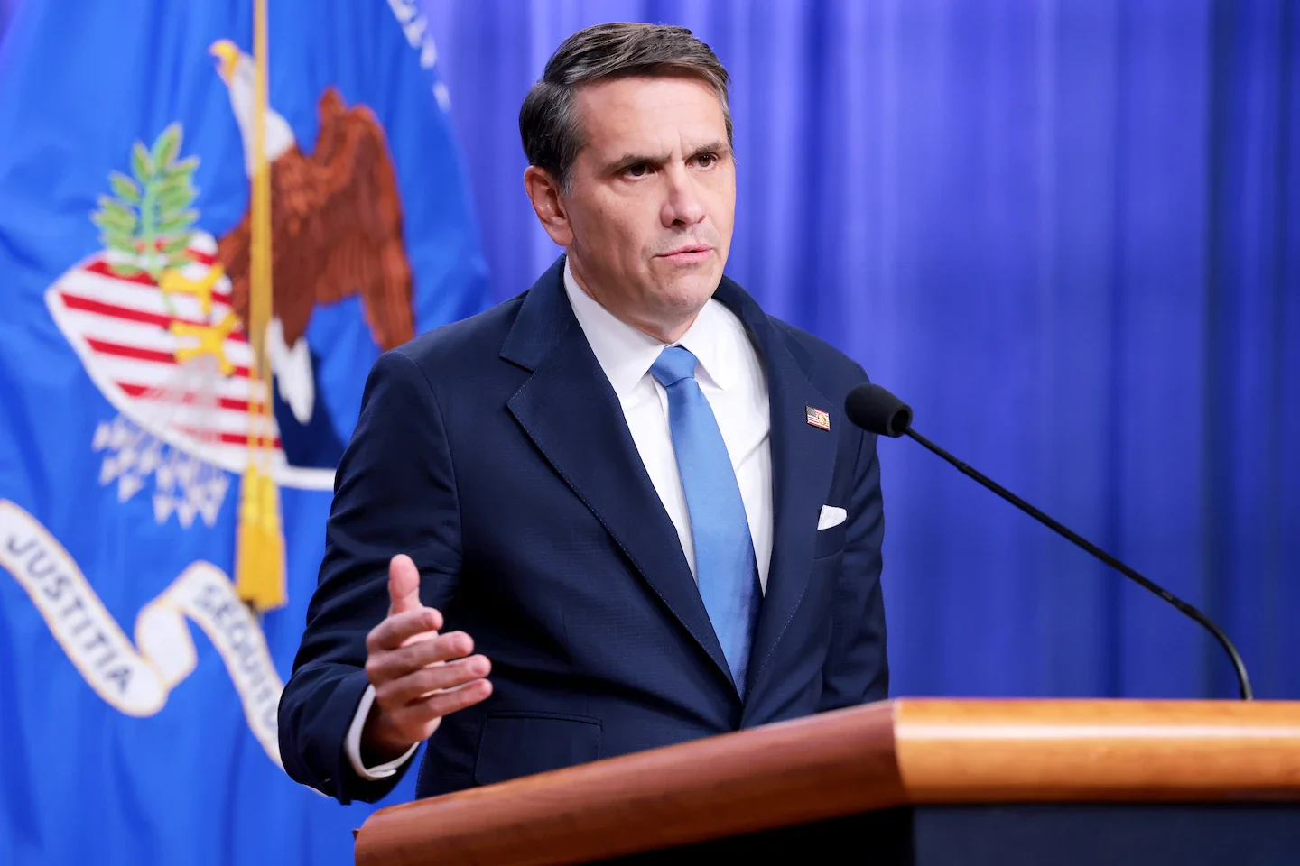 DOJ expands inquiry into Alex Pretti shooting to civil rights probe