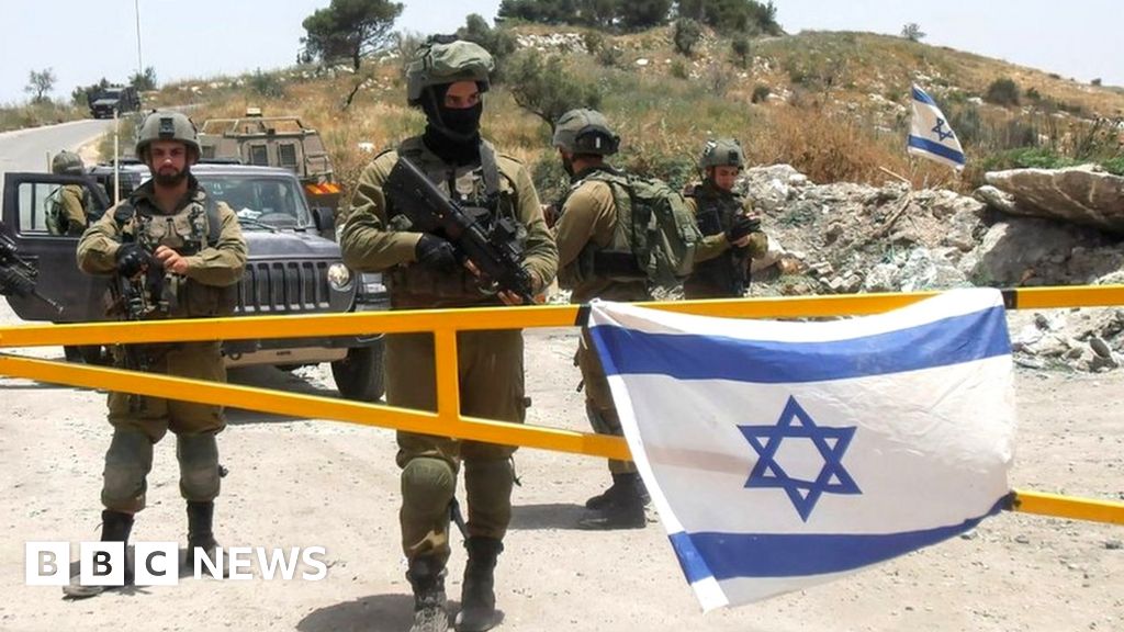 Israel allows return to West Bank settlements with new law.