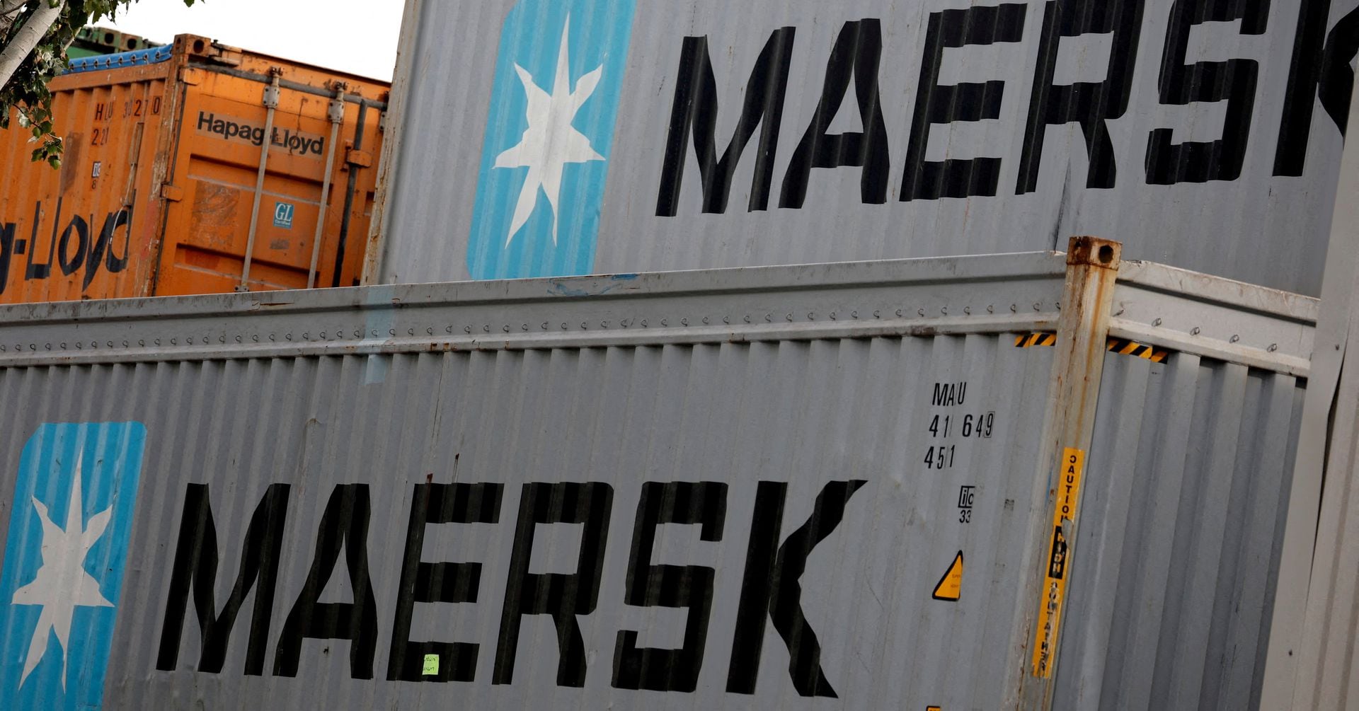 Featured image for Maersk's Profits Hit as Red Sea Disruption Leads to Share Buyback Suspension
