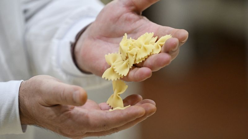 Featured image for US reduces Italian pasta tariffs amid diplomatic negotiations