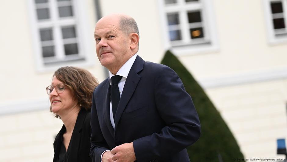 Featured image for Germany Faces Political Turmoil as Coalition Government Collapses