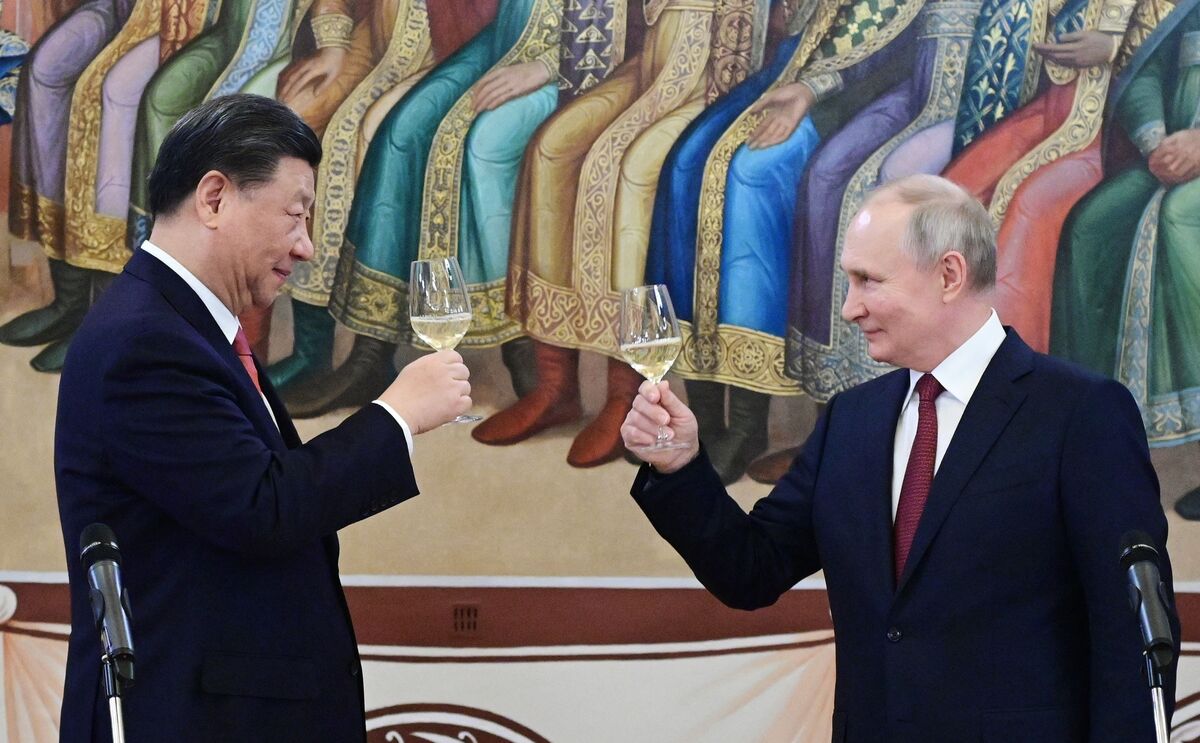 Featured image for Putin and Xi Strengthen Ties Amid Rising Global Tensions