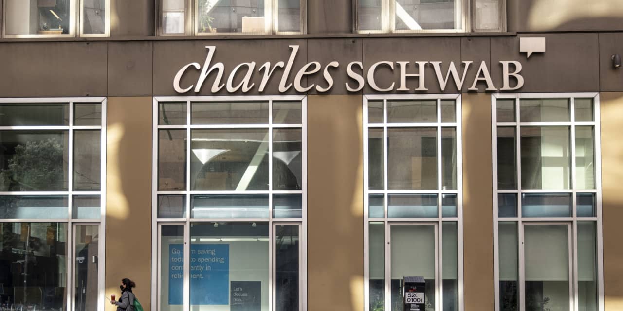 Featured image for Charles Schwab's Stock Rises on Upgrade Amid Deposit Concerns