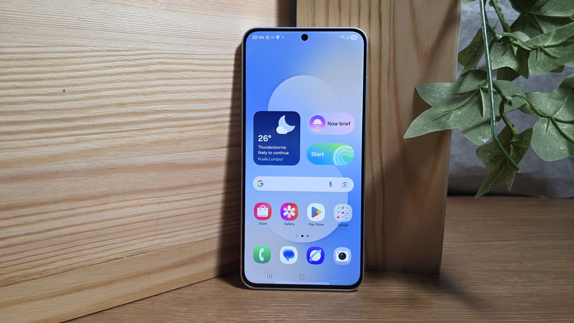 Featured image for Samsung Galaxy S25 FE: Features, Comparisons, and Deals