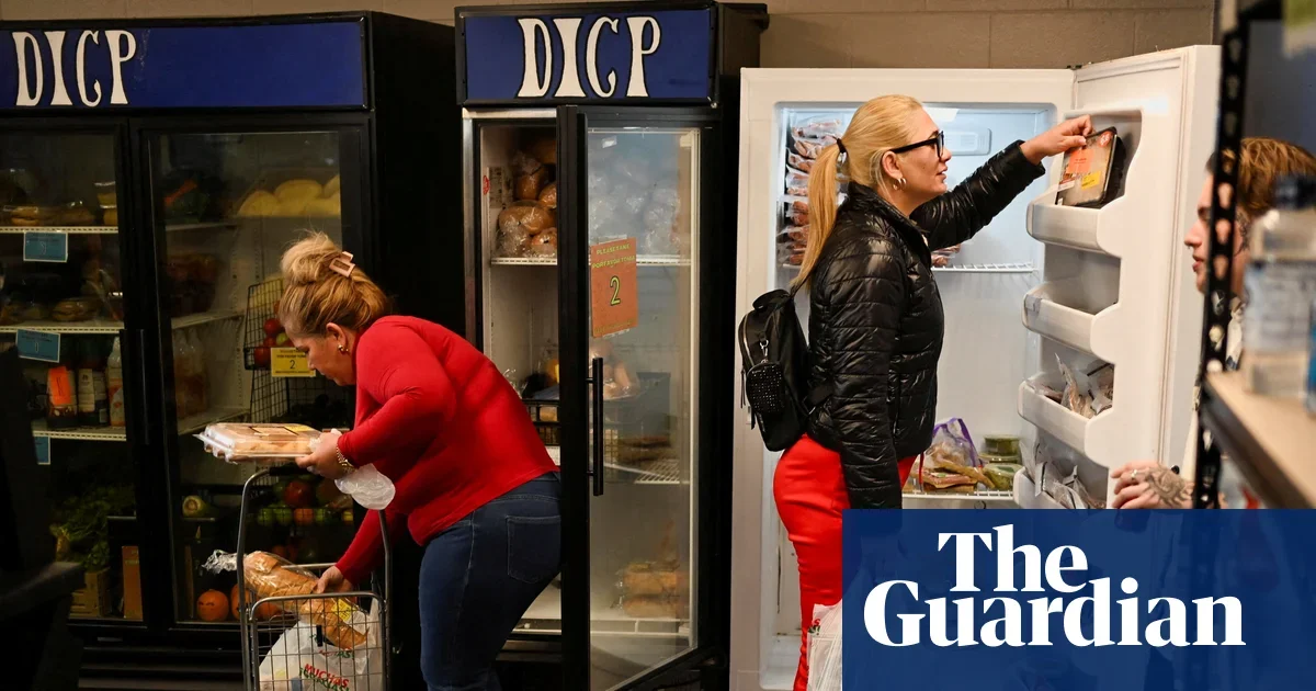 White House and Trump administration clash over SNAP funding and benefits