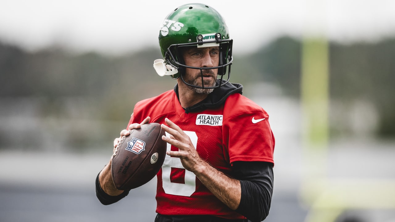 Aaron Rodgers Makes Speedy Recovery, Returns to Jets Practice