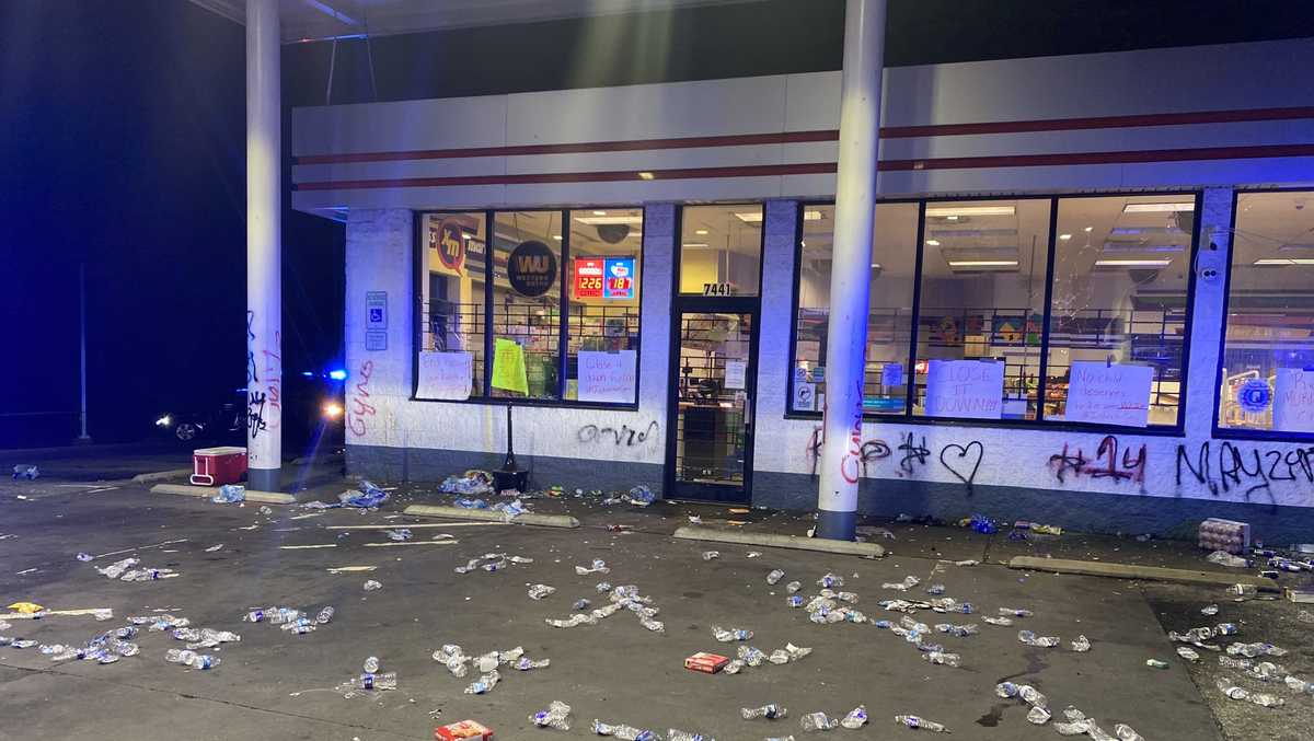 Vandalized SC convenience store where 14-year-old was shot by owner now at center of murder charges.