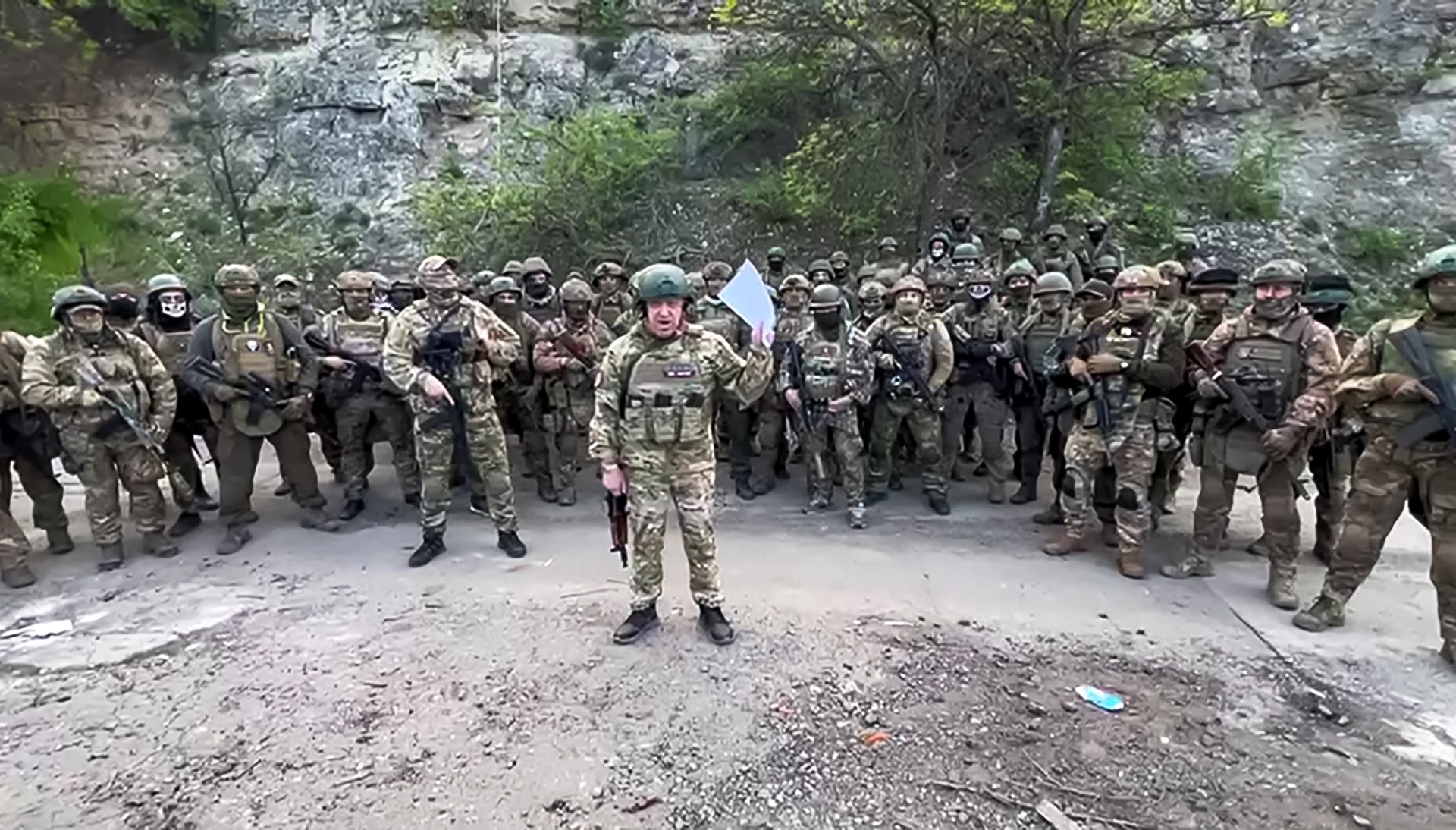 Russia's Wagner force accused of using incendiary bombs in Bakhmut