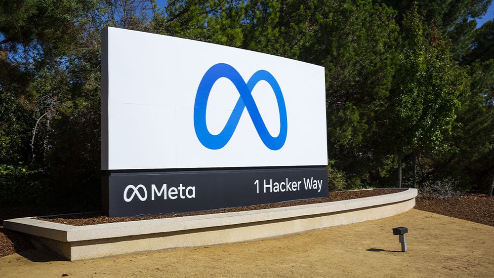 "Meta Platforms (META) Surges Ahead of Q3 Earnings with Bullish Analysts Predicting Multibagger Potential"