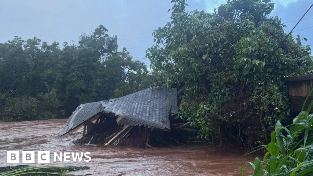 Hawaii on high alert as worst flooding in two decades prompts mass evacuations