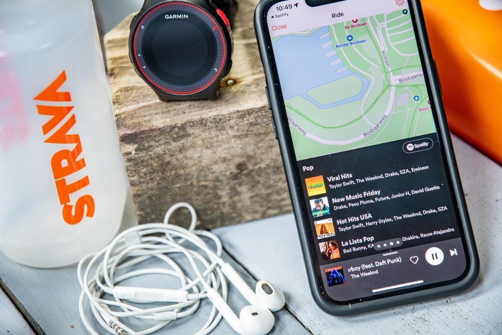 Strava and Spotify team up for seamless workout experience.