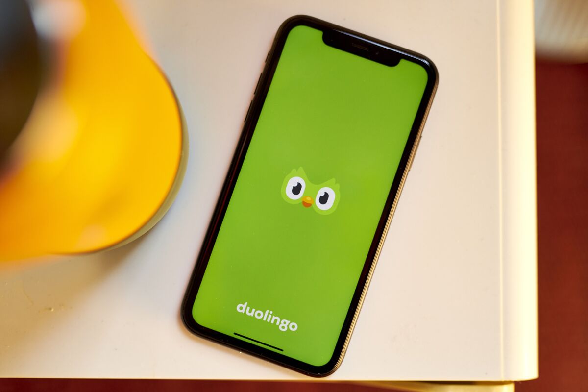 Duolingo Implements AI Expansion, Cuts 10% of Contractors