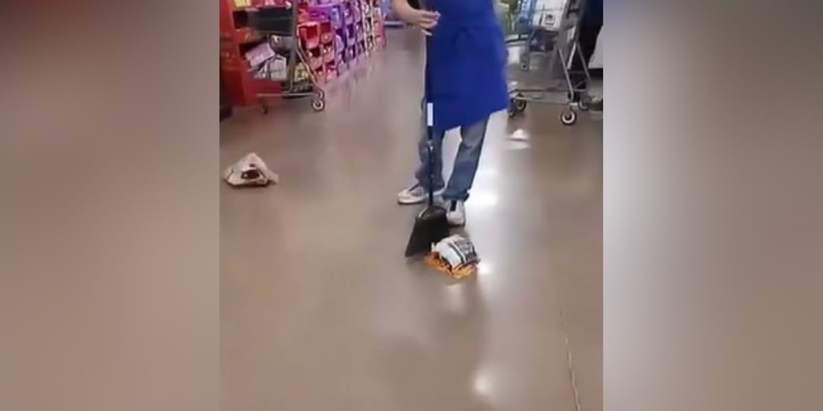 Featured image for Kroger Employee's Grocery Rampage at Checkout Stand