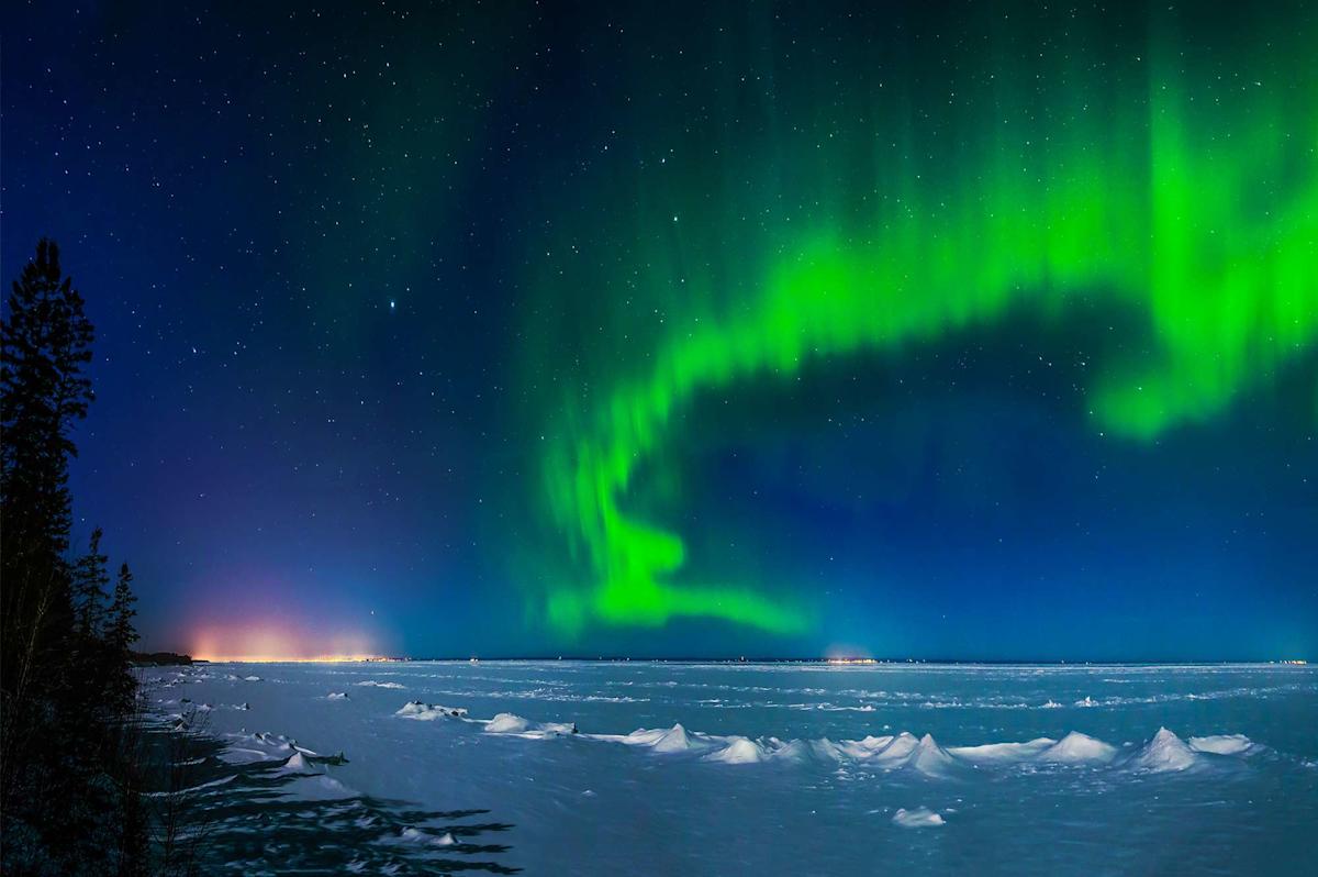 Featured image for Northern Lights Could Illuminate 14 U.S. States Tonight
