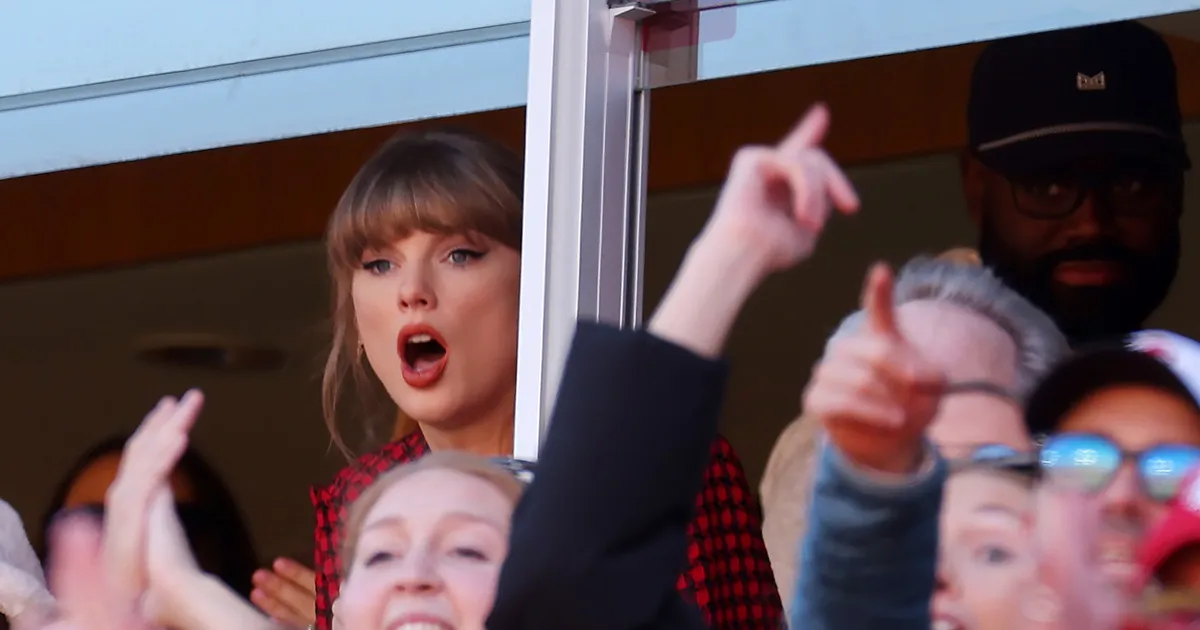 Featured image for Taylor Swift's Emotional Farewell to Canada on Eras Tour