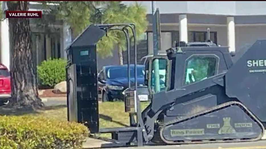 Featured image for "Fair Oaks Standoff: Deputies Fire on Suspect in Apartment"