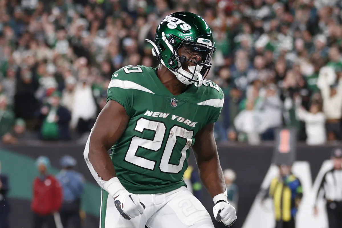 Featured image for "Top Picks and Predictions for Fantasy Football Week 8"