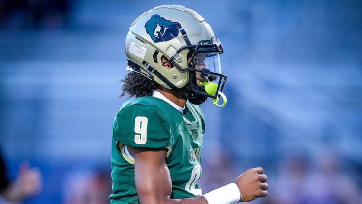 Featured image for "Former Arizona QB Demond Williams Jr. Chooses Washington as Transfer Destination"