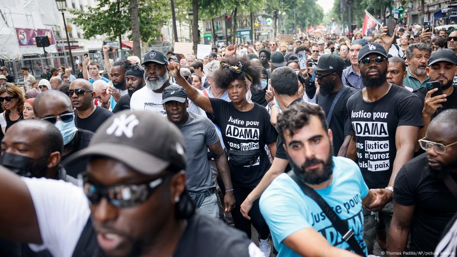 Featured image for Continued defiance: France rallies against police violence