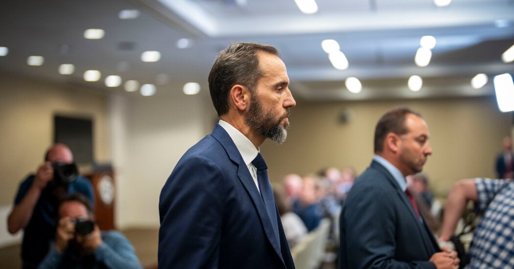 Featured image for Trump Seeks Contempt Ruling Against Special Counsel in Election Interference Case