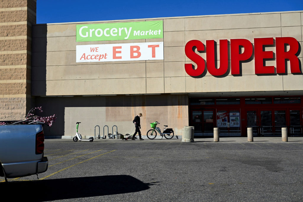 Featured image for US Food Aid Halt Begins November 1 Amid Funding Dispute