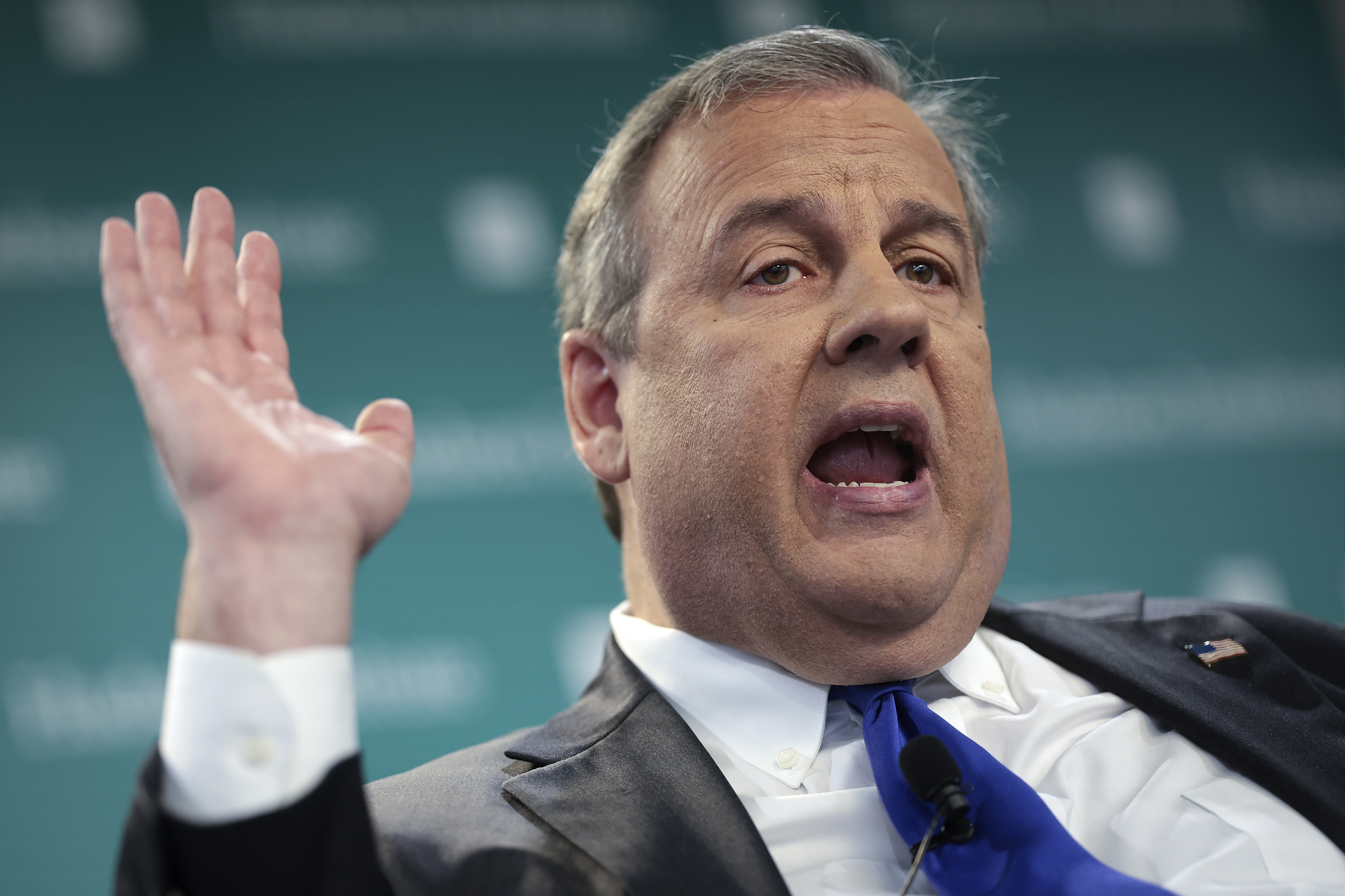 "Christie and Haley Clash Over Trump's Controversial Remarks on Putin and Immigrants"