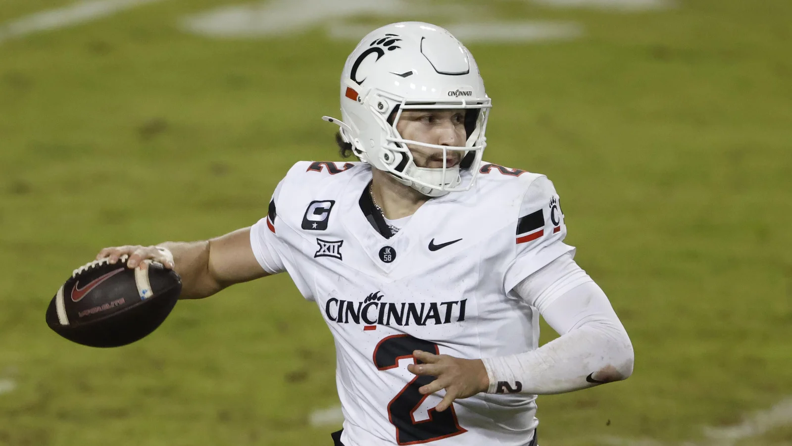 Portal Frenzy Reshapes College Football in 2026