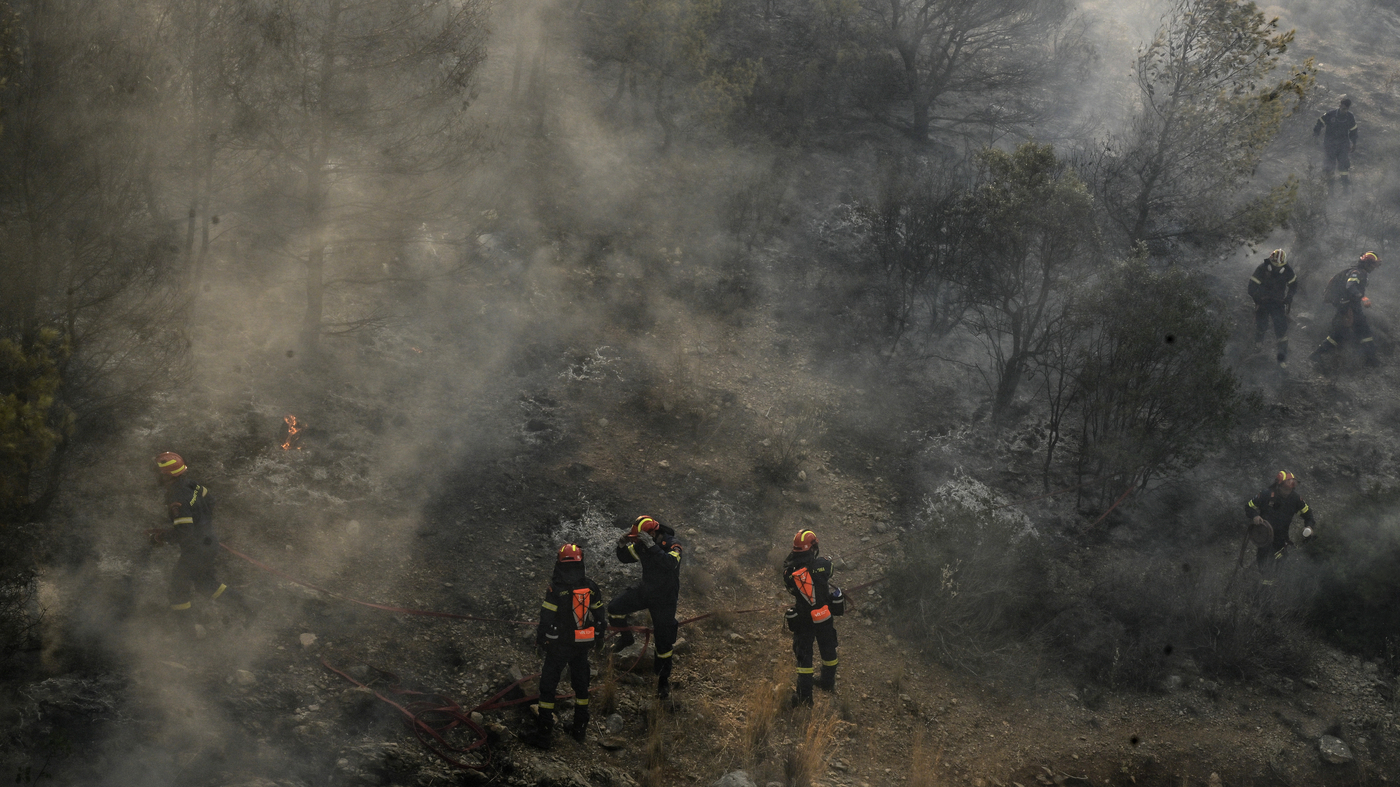 Mass Evacuations as Greece Wildfires Threaten Popular Tourist Destinations