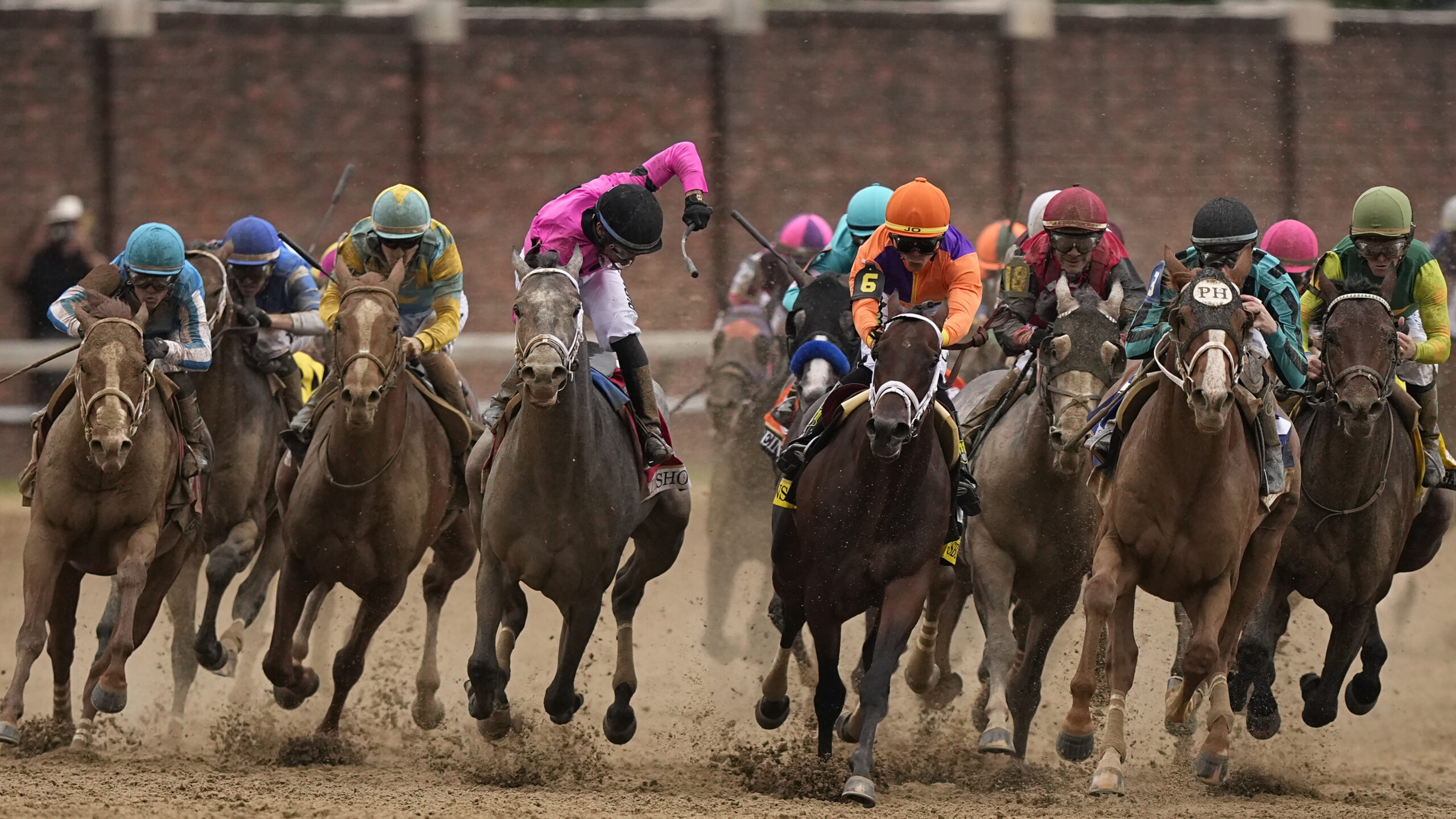 "Kentucky Derby Horse Deaths Spark Calls for Change"