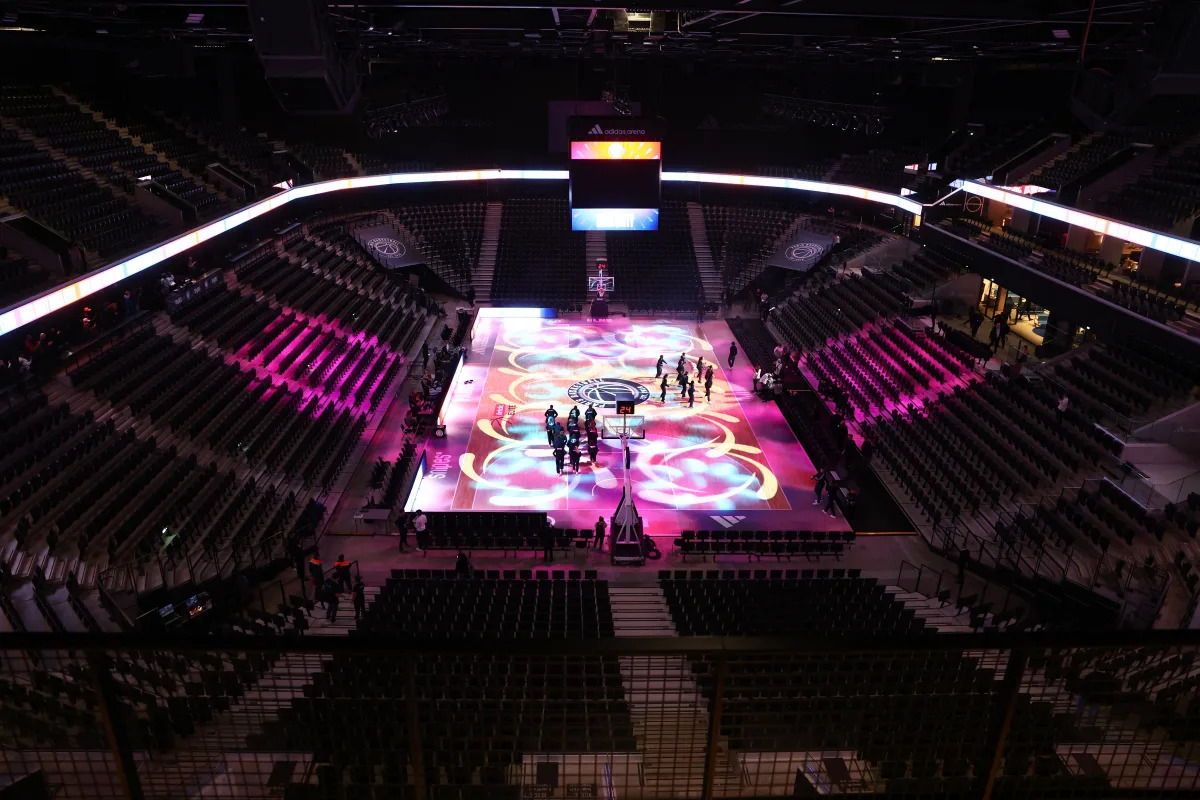 Featured image for "Paris Olympics to Distribute 300,000 Condoms, Lift Intimacy Ban for Athletes"