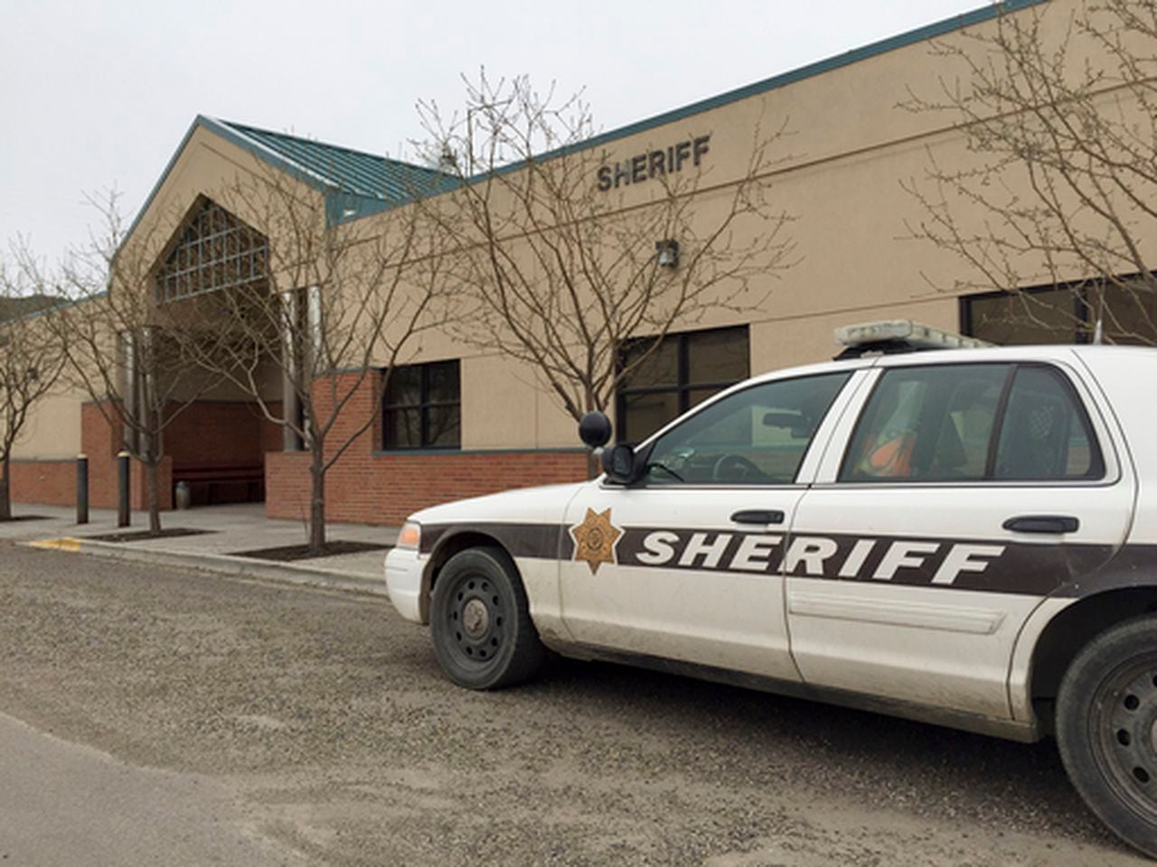 Suspect in Fatal Shooting of Oregon Police Officer Arrested