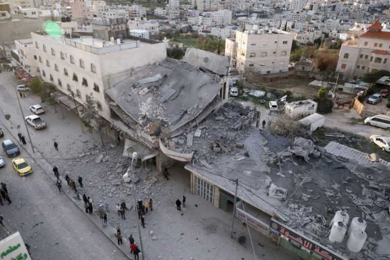 "Israeli Assault Intensifies in South Gaza as Hostage Families Plead for Deal"