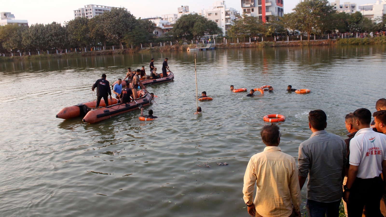 Featured image for Tragic Boat Capsizing in India Claims Lives of 15 Students and 1 Teacher