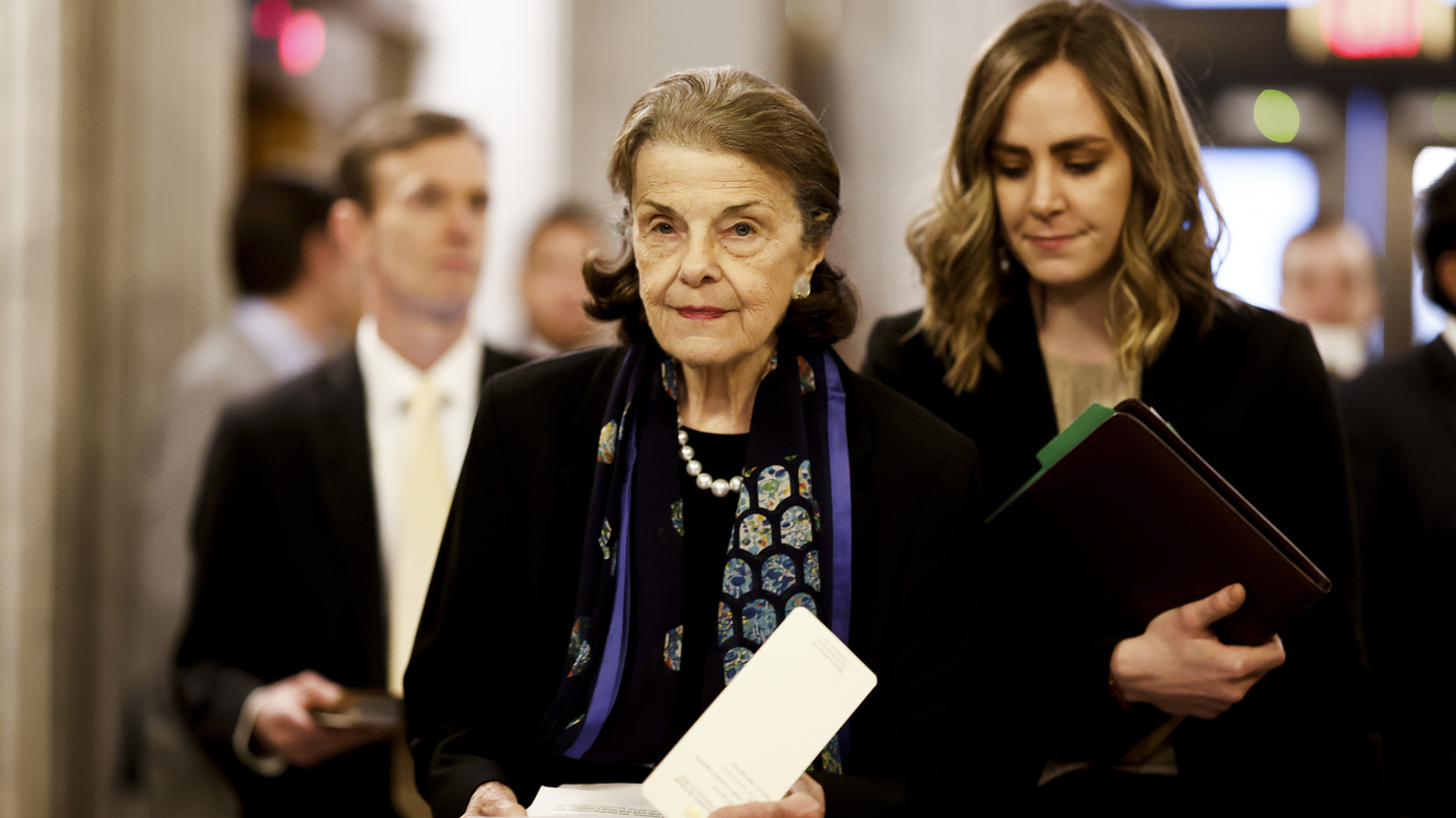 Calls for Senator Feinstein's Resignation Spark Controversy and Party Pressure.