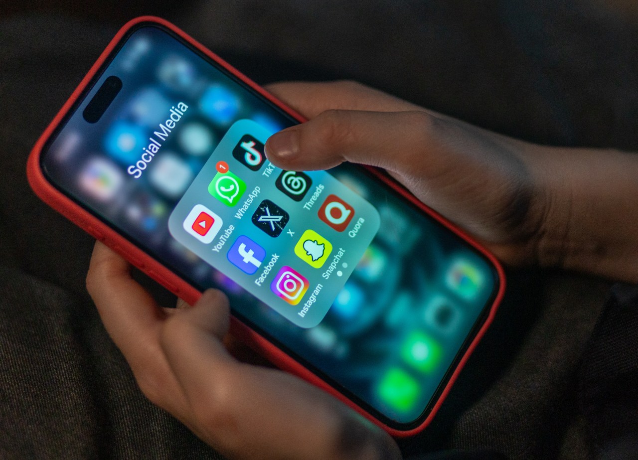"California Legislators Propose Measures to Safeguard Minors from Social Media Influence"