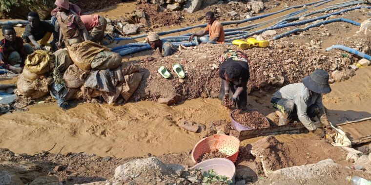 Featured image for "Tech Giants Cleared of Child Labor Allegations in Congo Mines"