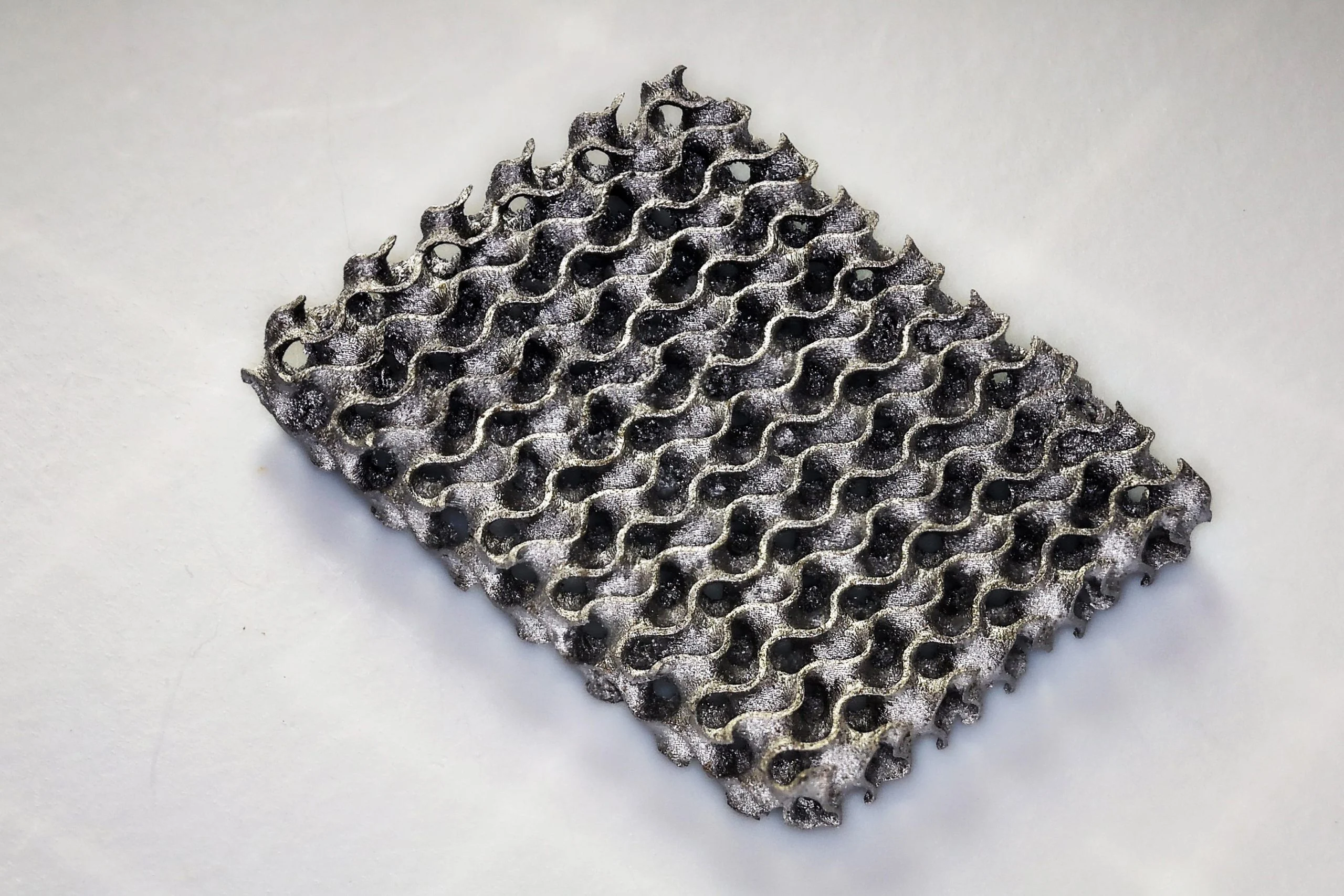 Featured image for Innovative 3D Printing Technique Produces Stronger, Complex Metals and Ceramics