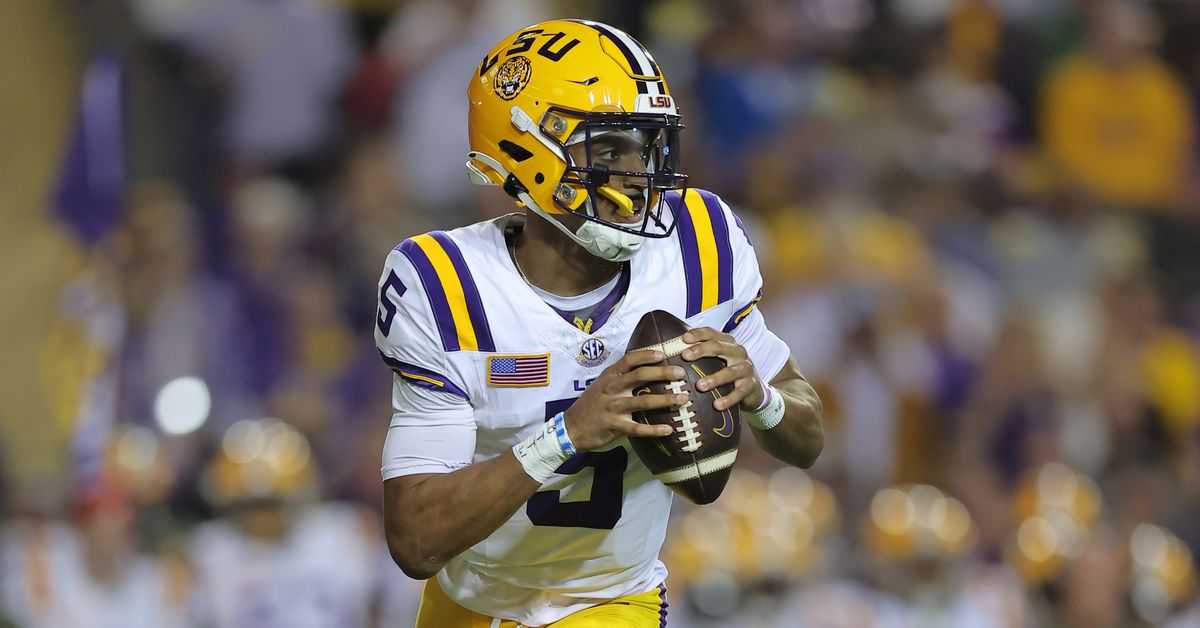 Featured image for "Bears Trade No. 1 Pick in Updated 2024 NFL Draft Order as Prospects Eye Stock Boost in College Playoffs"