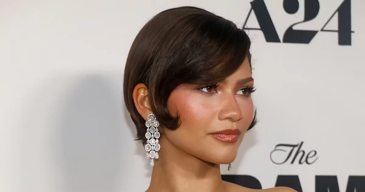 Zendaya Sparks Bridal Vibes on The Drama Premiere With Soft Pink Nails
