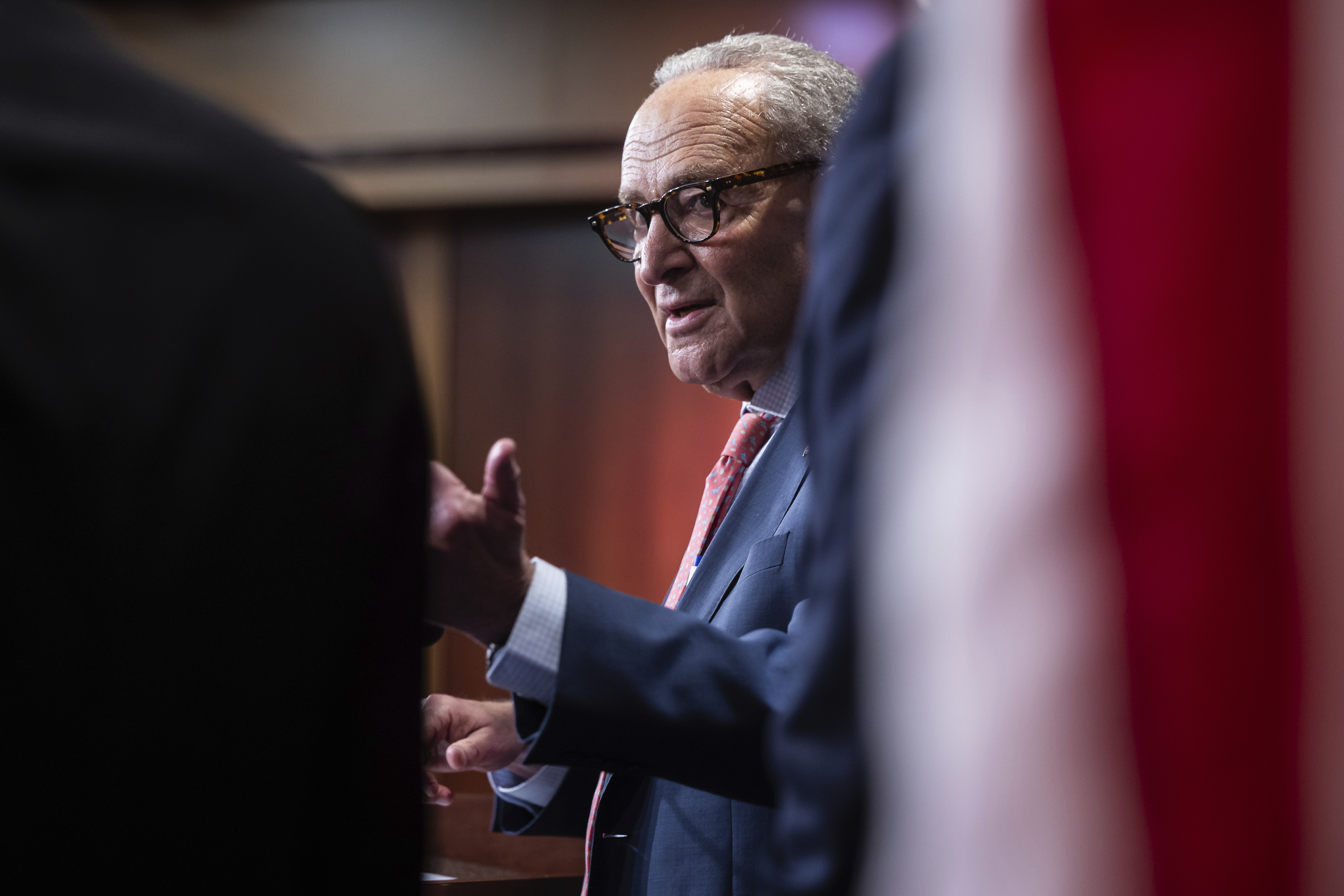 Parties Clash Over Shutdown Risks and Blame