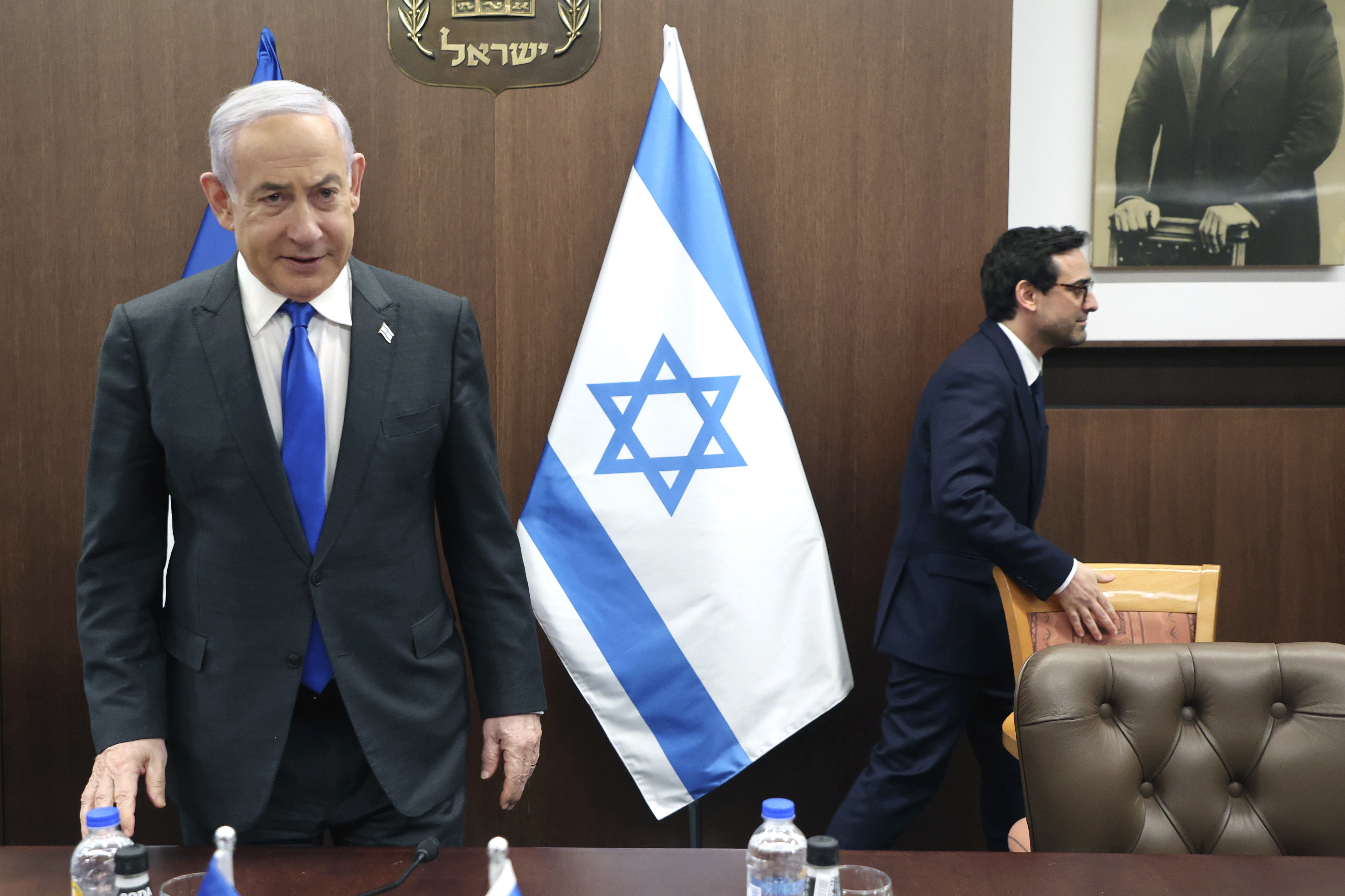 "Netanyahu Vows to Fight Until Absolute Victory, Rejects Hamas Cease-Fire Demands"
