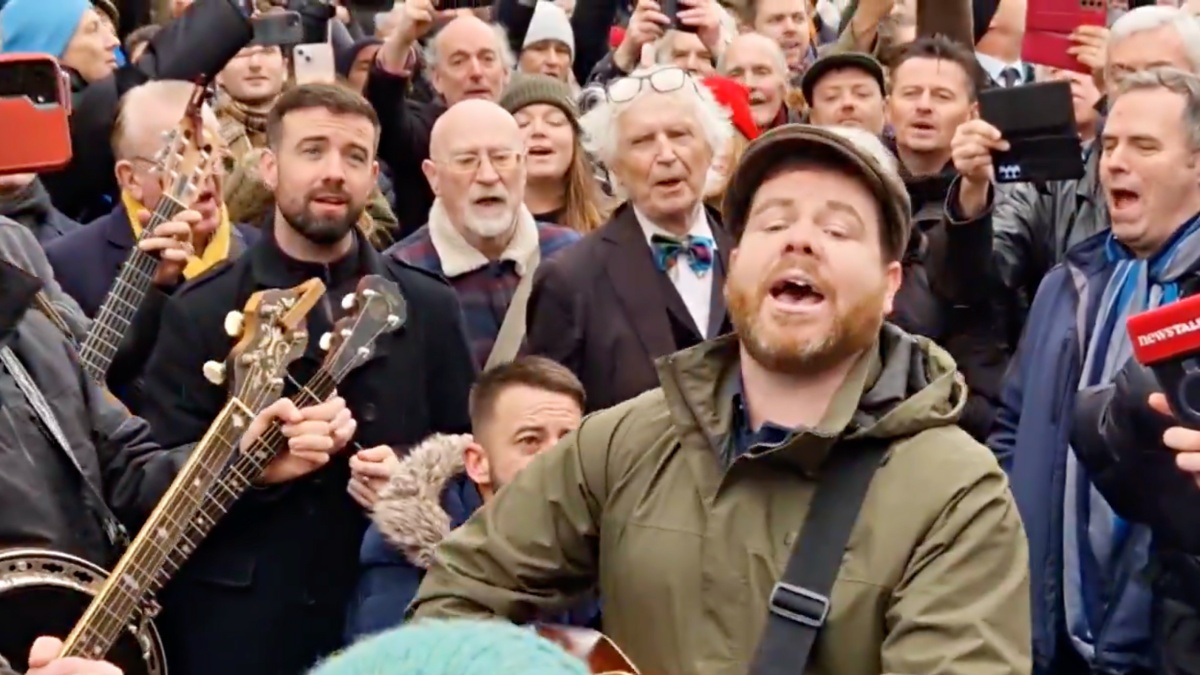 Mourners Pay Tribute to Shane MacGowan with Street Serenades