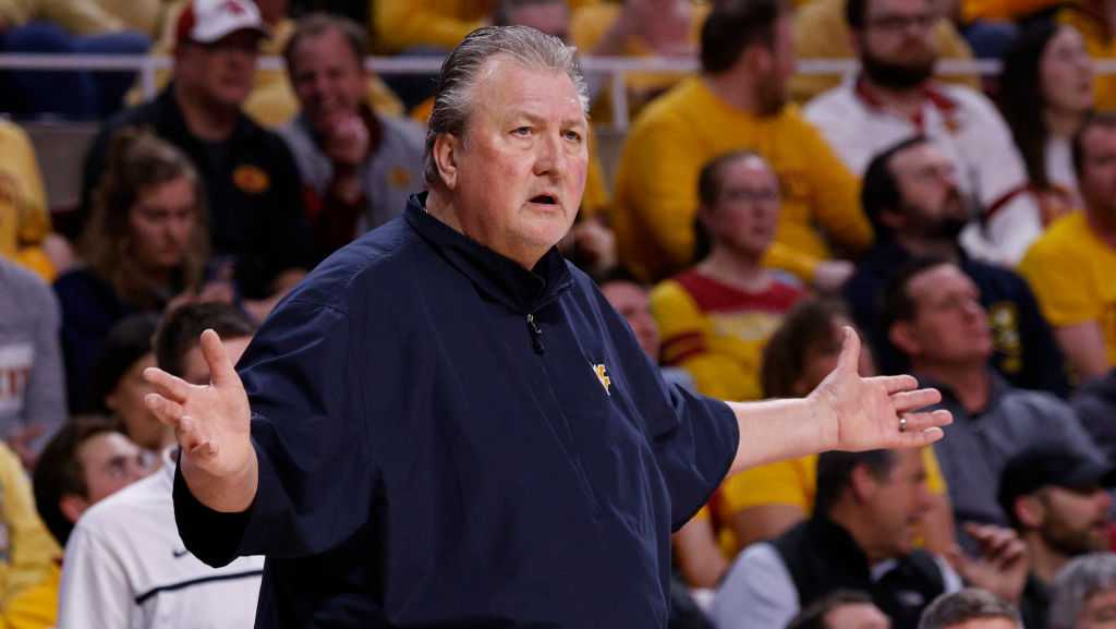 Bob Huggins Resigns as WVU Coach After DUI Arrest