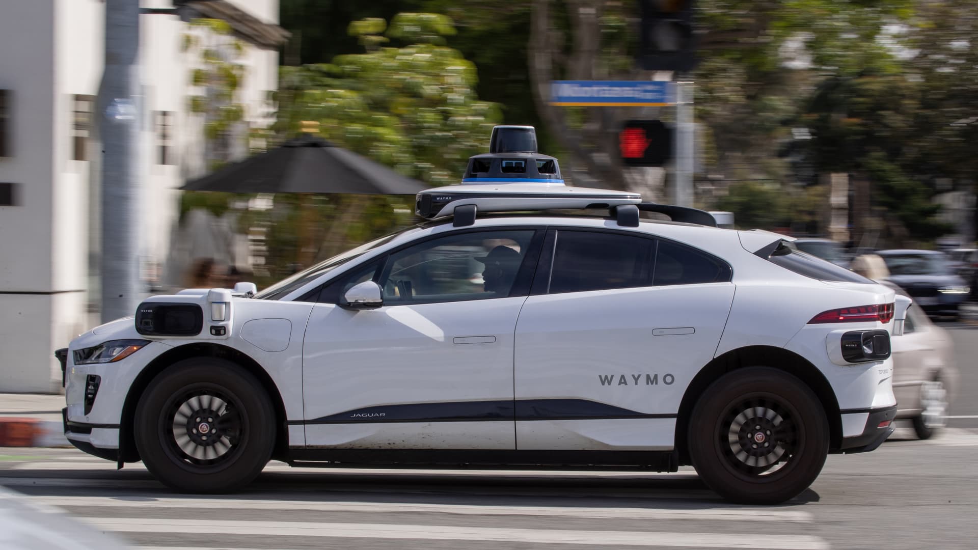 "Waymo Receives Approval to Expand Robotaxi Service in Los Angeles and San Francisco Peninsula"